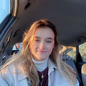 Meet your Posher, Kaylie